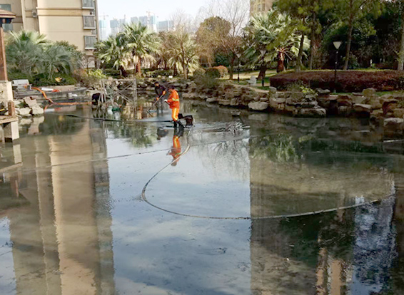 湘乡景观池淤泥清理