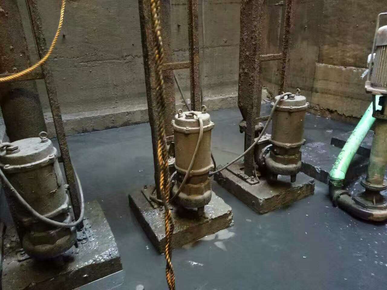 湘乡污水池清理